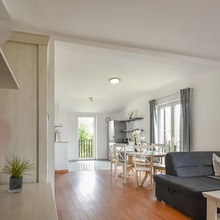 Apartamento Heidi-2 By Interhome